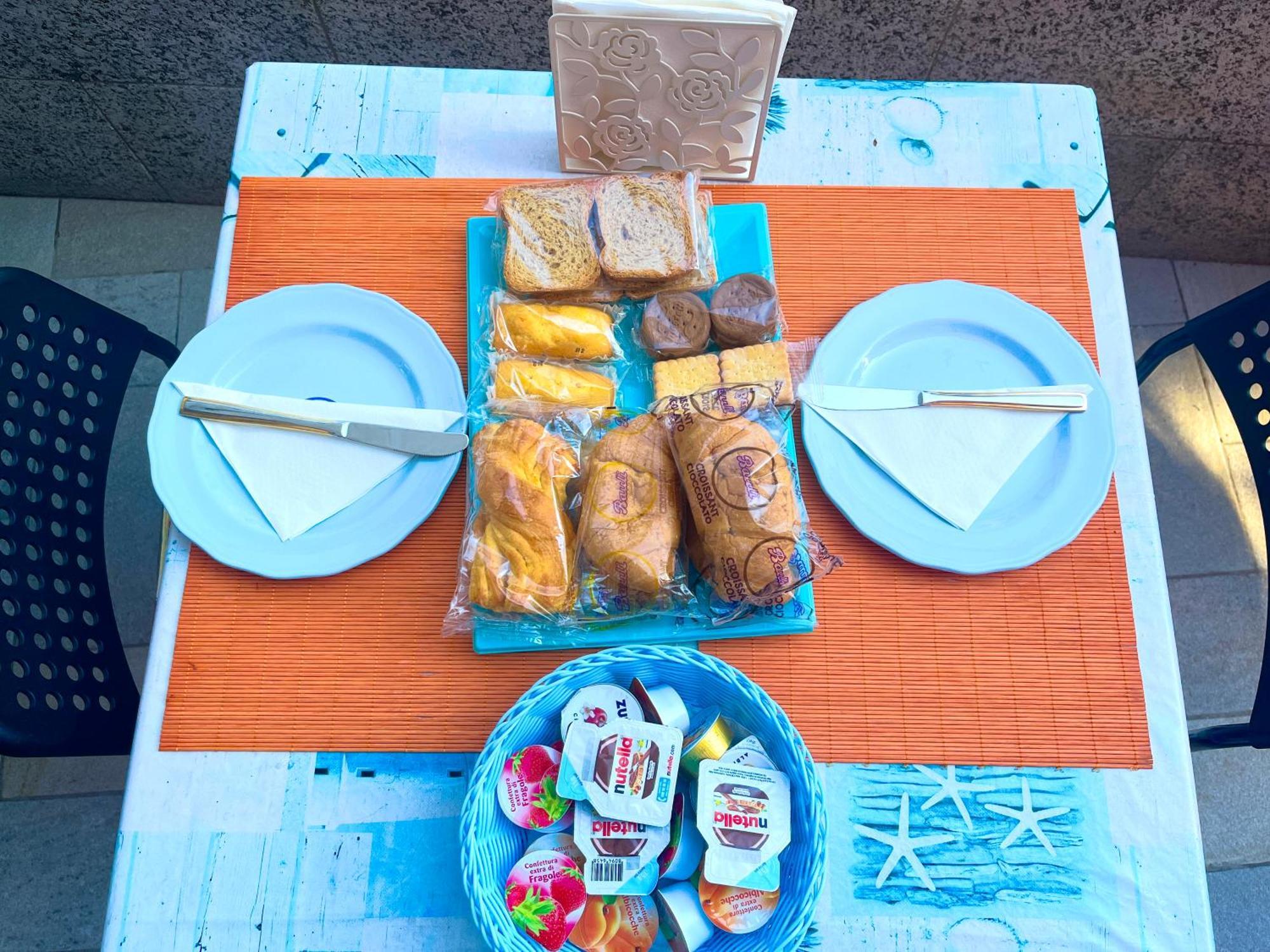 Tra Il Borgo E Il Mare Bed & Breakfast Cervo Exterior photo